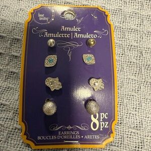 Bead Landing Amulet Earrings Set